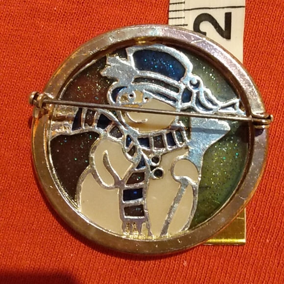 Vintage Snowman round brooch. Like stain Glass vintage. - Picture 4 of 4